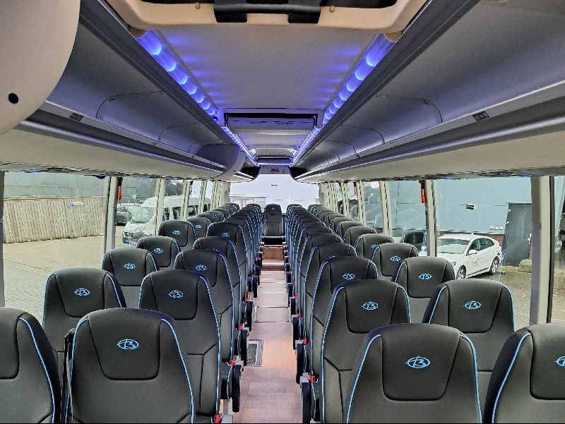 Touringcar 817 VIP interieur
