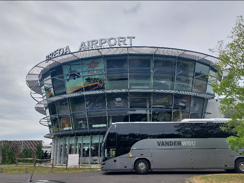 Touringcar 817 VIP